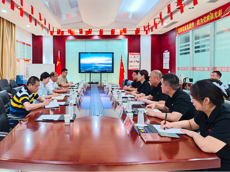 新乡市政协领导一行莅临新科起重调研