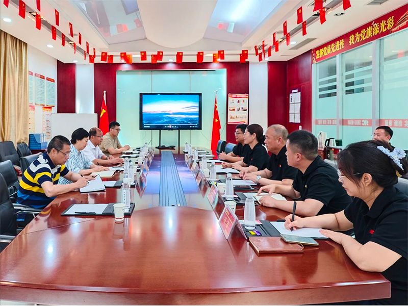 新乡市政协领导一行莅临新科起重调研