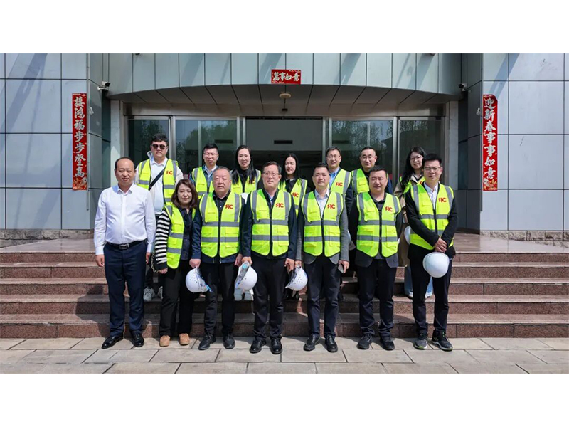 深化交流聚力合作 赋能产业国际发声｜中国新闻社莅临新科起重参观调研